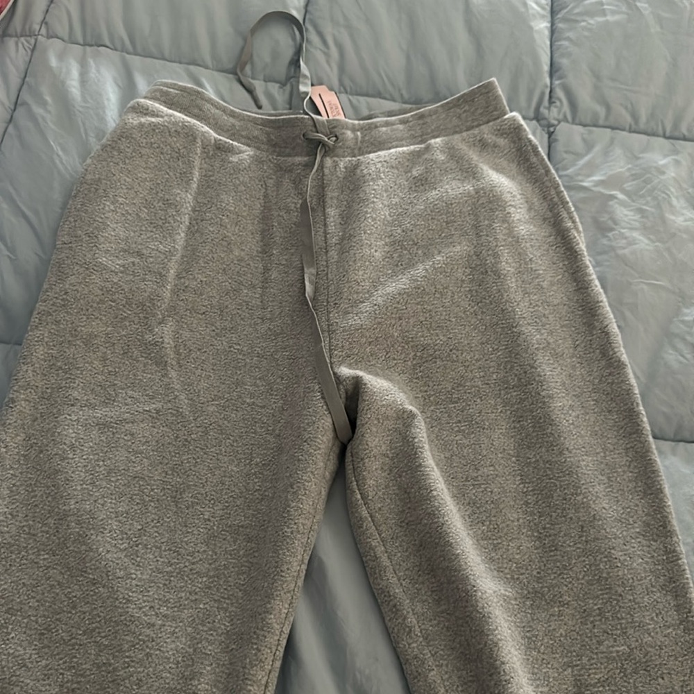 Brand new with tags Women’s Victoria’s Secret jogger sweatpants